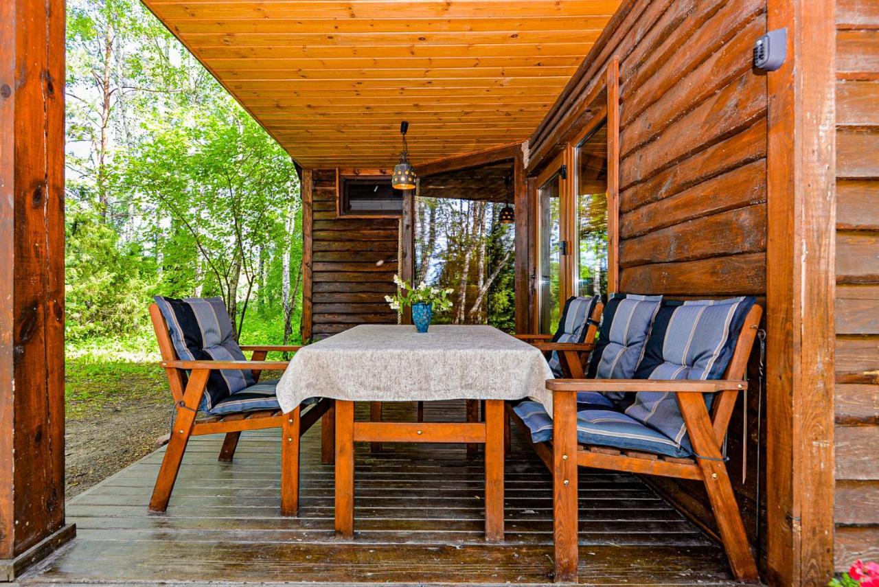 Berzu Namelis - Birch Cabin Kutsyuny Buitenkant foto